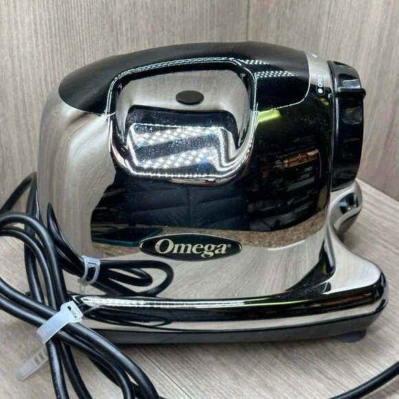 Omega Juice & Vegetable Extractor Model No. 8006 Stainless Steel Electric Silver - Picture 4 of 13